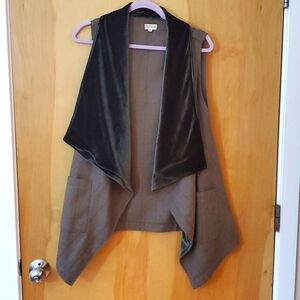 Tweed and velvet flowy vest